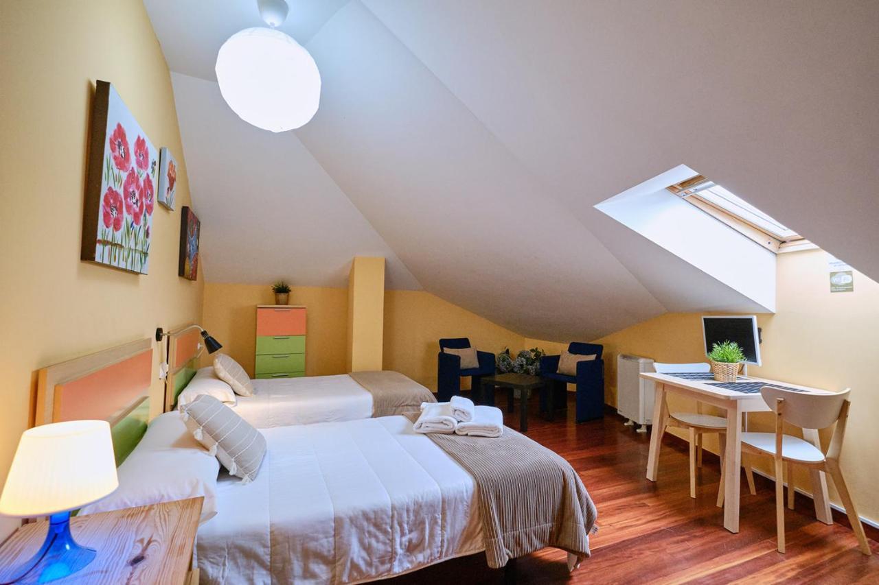 Peregrina Pension 1 O Pedrouzo Bagian luar foto